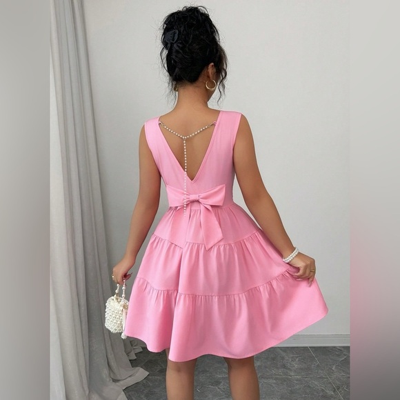 Round Neck Sleeveless Tiered Dress - Picture 2 of 5